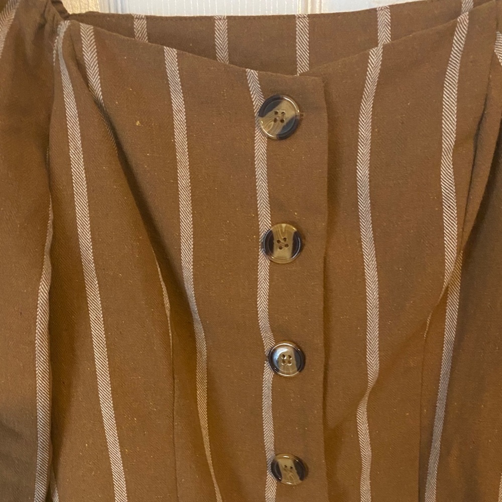 Gold button down - Picture 3 of 5